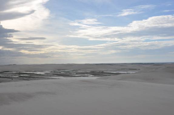 Atravessando as dunas para se chegar na Duna do Funil, em Tatajuba - CE